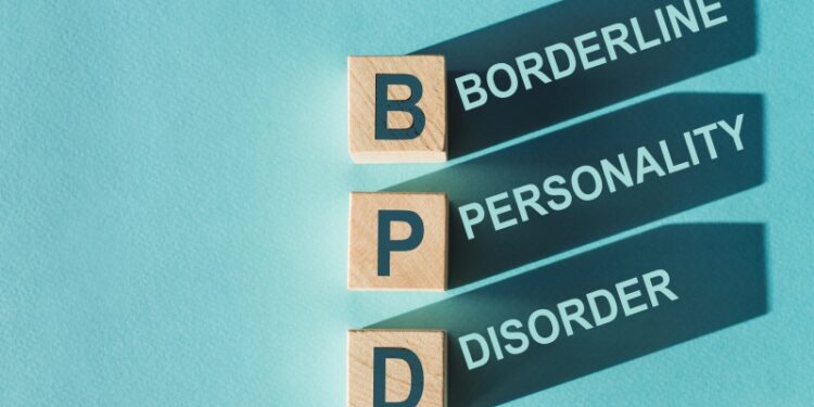 اختلال شخصیت مرزی را بشناسید: هرآنچه راجع به بیماری بوردرلاین نمی دانستید